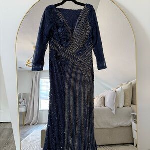 Elegant Navy Blue Evening Gown